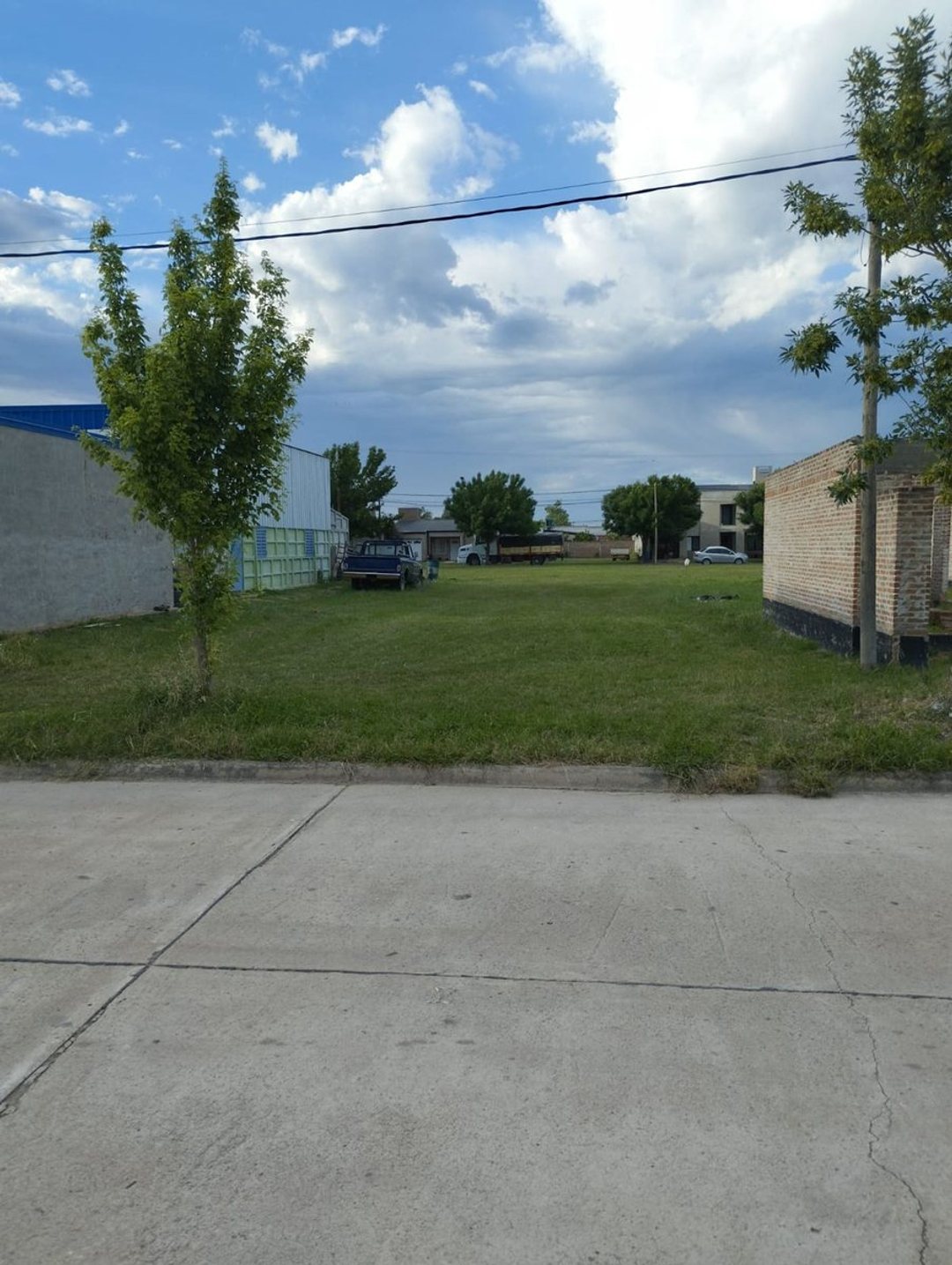 VENTA TERRENO - LOCALIDAD DE HUMBOLDT.-