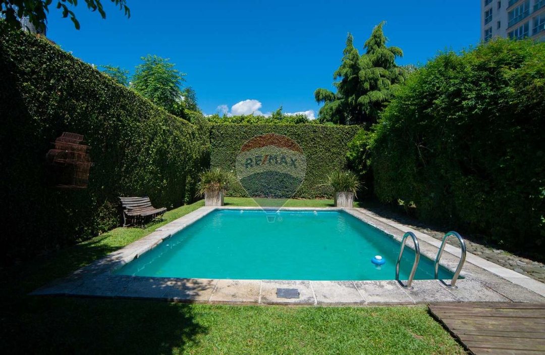 VENTA CASA 4 AMB COCHERA JARDIN PISCINA QUILMES