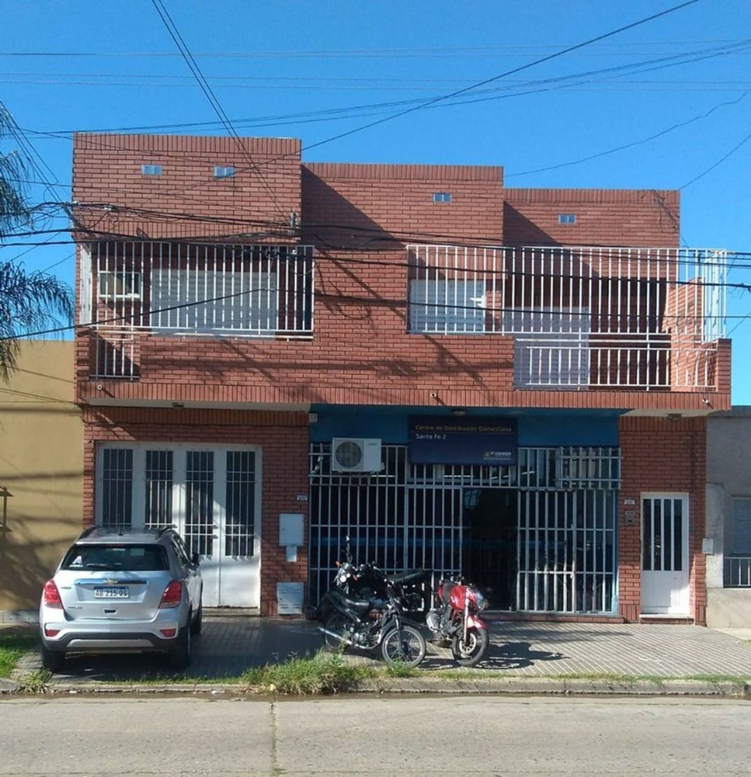 Se Vende Casa+Salon Comercial a mt de A.del Valle