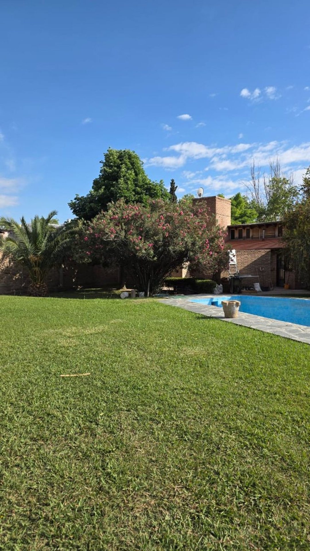 EXCELENTE CASA EN VENTA CARRIL GODOY CRUZ
