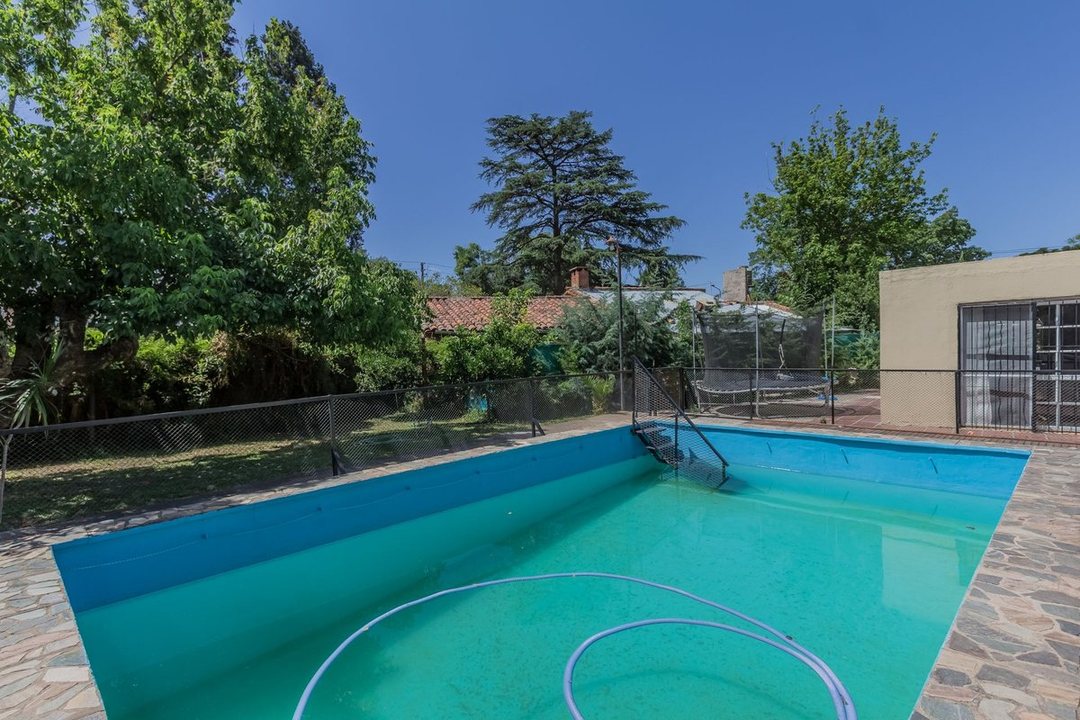 VENTA DON TORCUATO CASA 5 AMB PILETA Y GRAN PARQUE