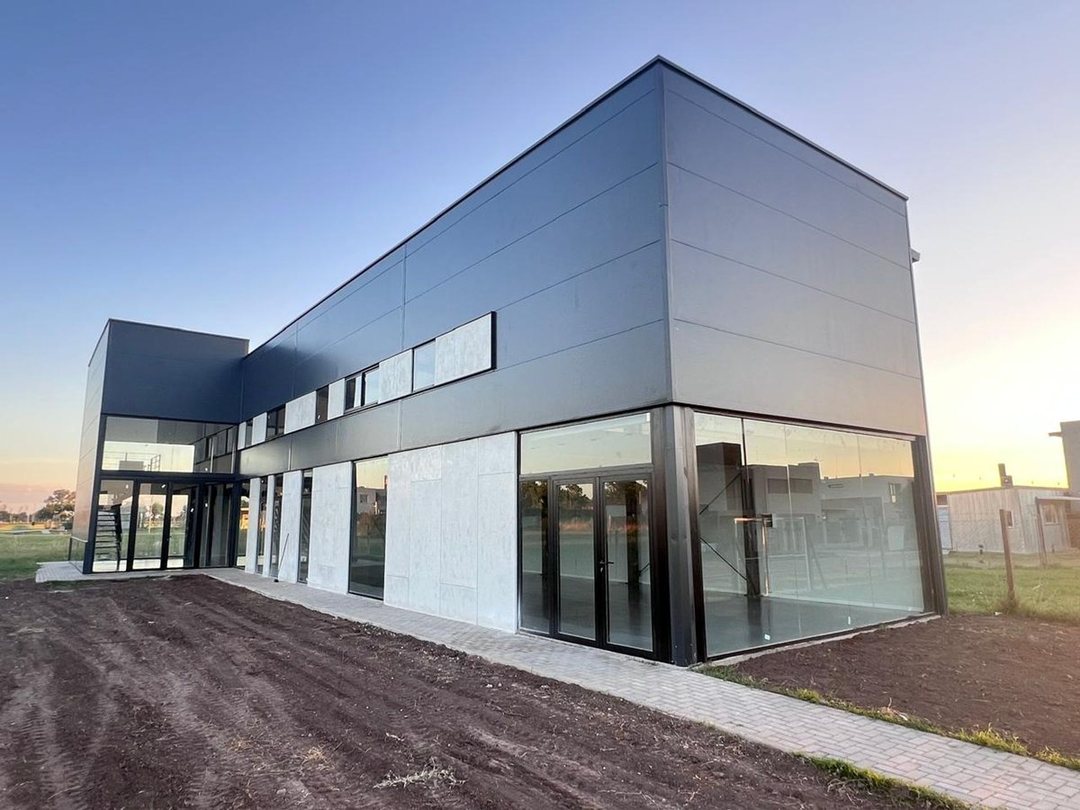 VENTA- Imponente Local a Estrenar en Don Mateo