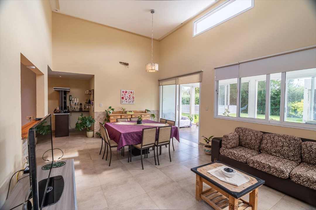VENTA CASA 5 AMB LA HORQUETA DE ECHEVERRIA PISCINA
