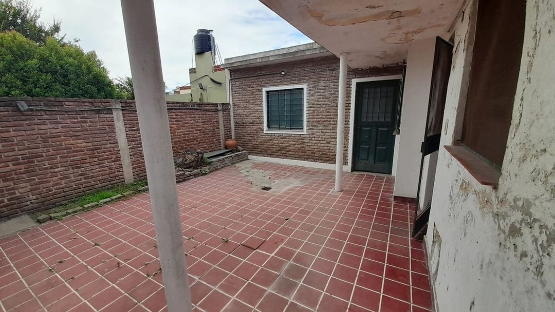 VENTA CASA UNICA DE PASILLO- TIRO SUIZO