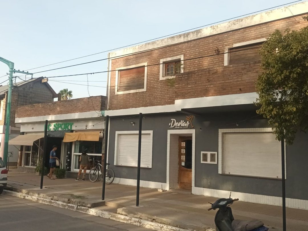VENTA DE CASA Y LOCALES COMERCIALES EN LA PARA