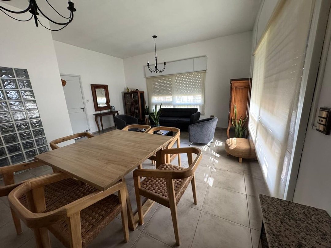 VENTA CASA 4 AMB CON COCHERA BARRIO PARQUE BERNAL