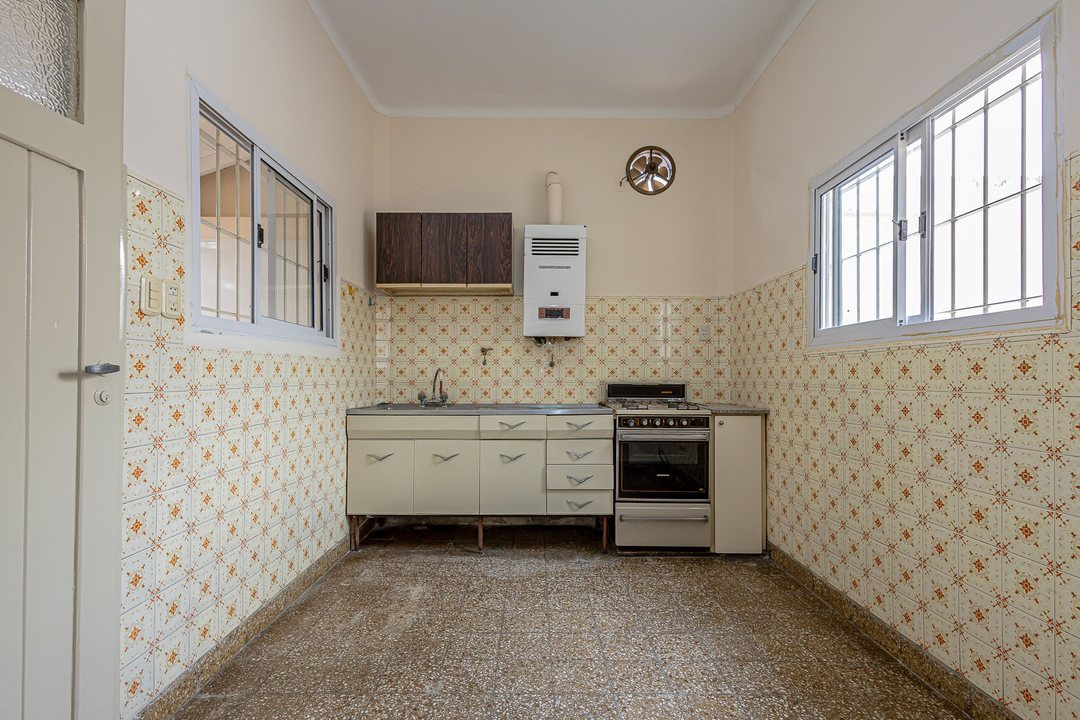 VENTA PH CON PATIO CASEROS CENTRO - APTO CRÉDITO