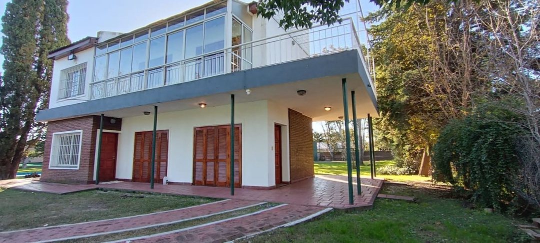 VENTA CASA DE 3 DORMITORIOS- FUNES