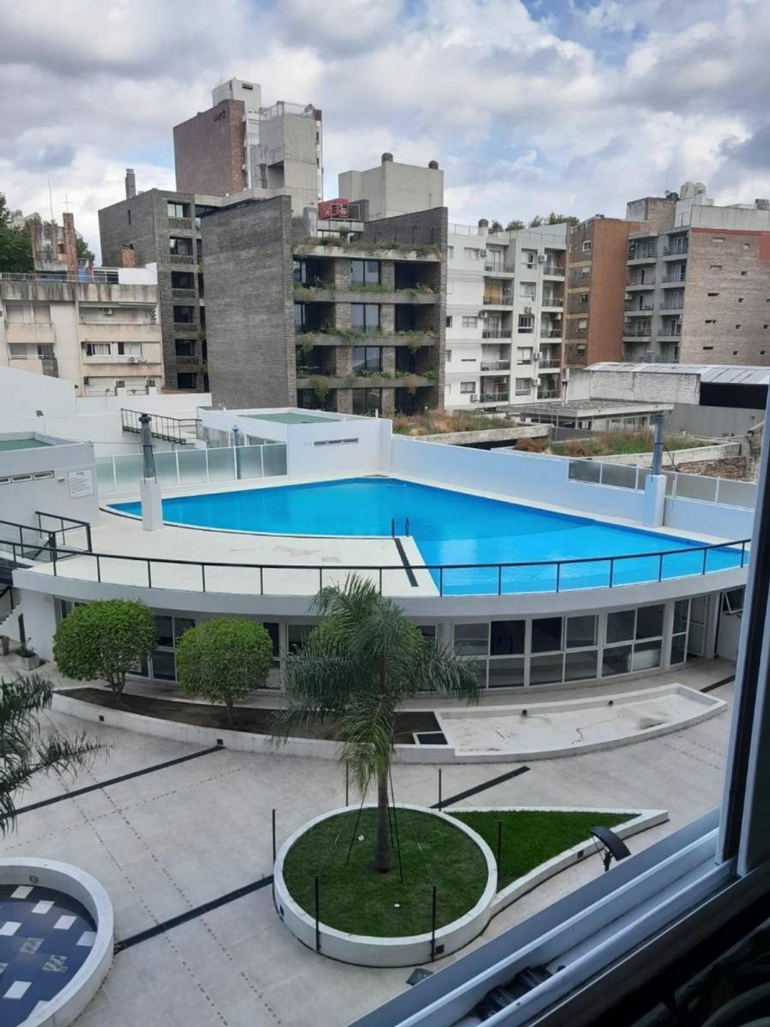 VENTA DEPTO UN DORMITORIO + COMODIN CON AMENIDADES