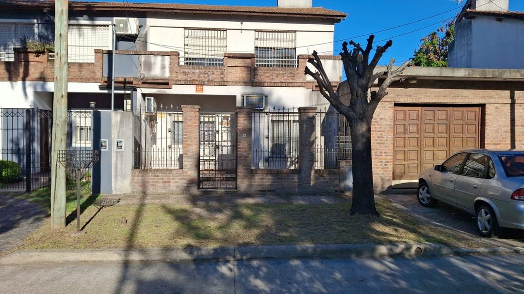 Casa en Venta tipo duplex zona residencial
