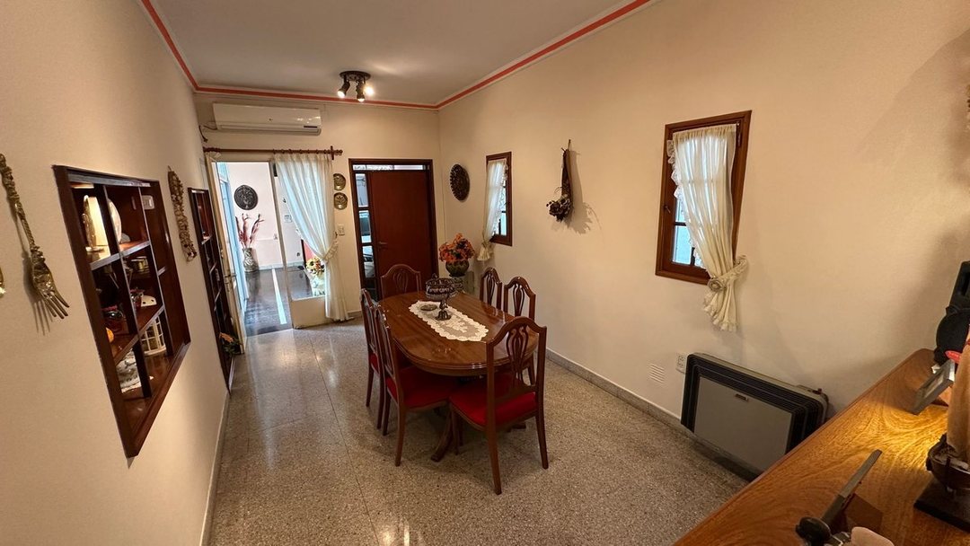 Casa 2/3 Dorm-Pileta-Cochera barrio Sur
