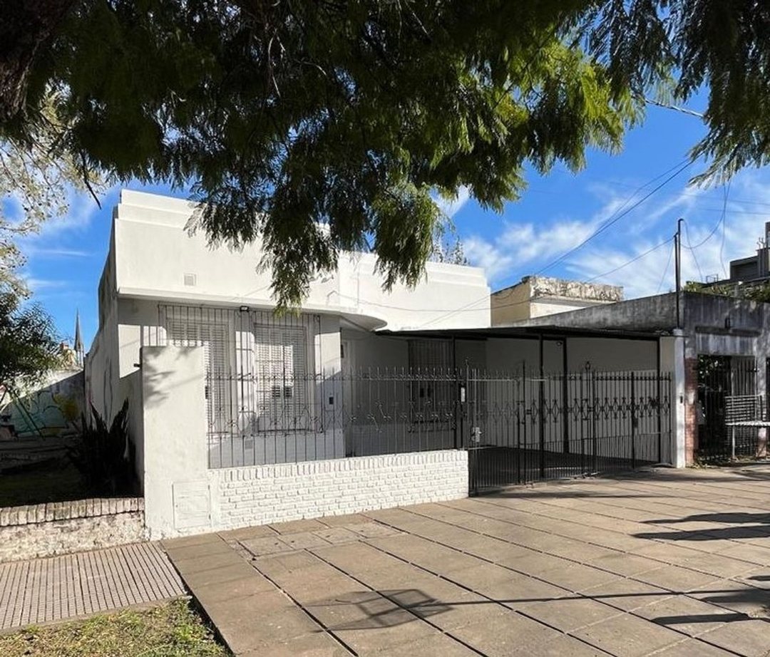Venta Casa con gran terreno en Candioti Norte