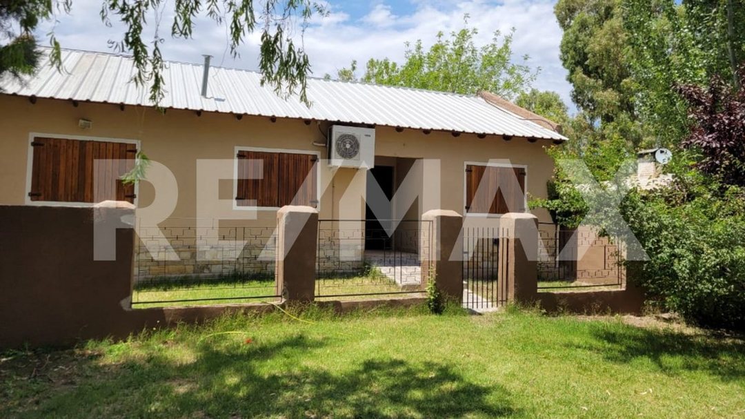 CASA EN VENTA 2 DORMOTORIOS PILETA LAGO PELLEGRINI