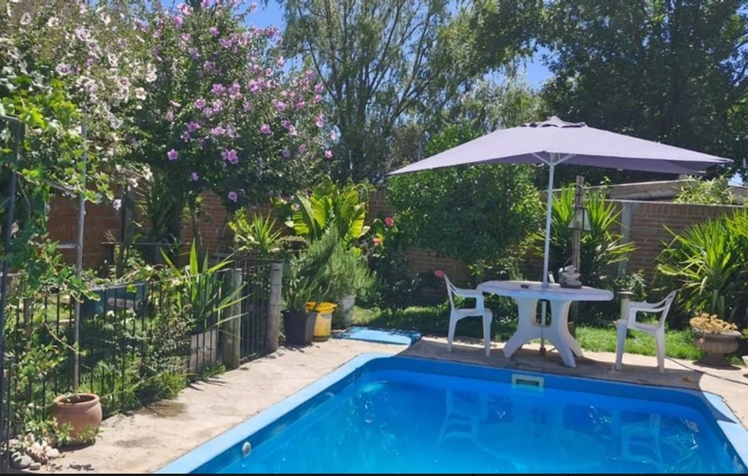 Venta Casa 3 amb. Quincho Pileta Cochera Impecable