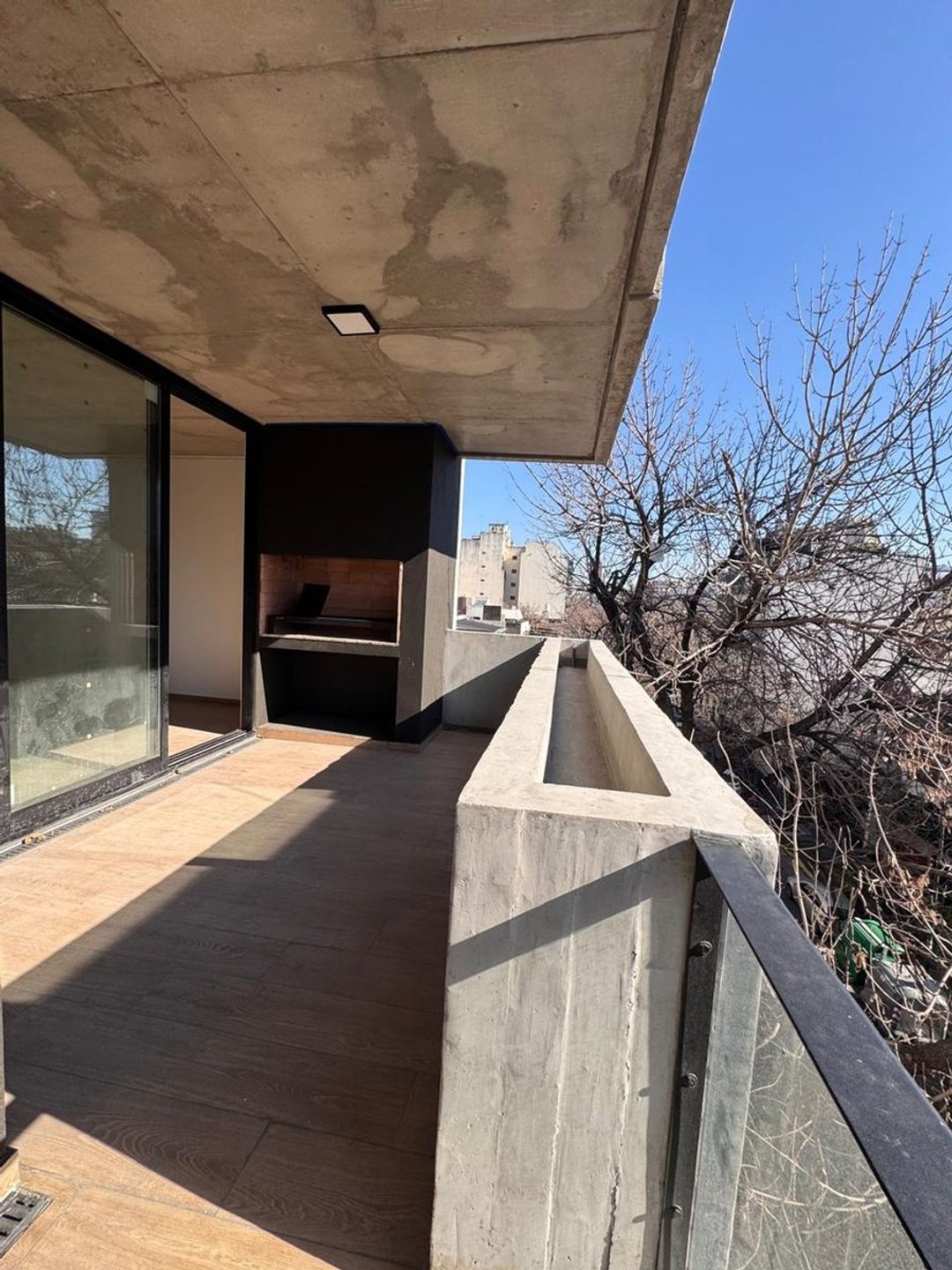 Venta 4 ambientes con balcón y cochera-Caballito
