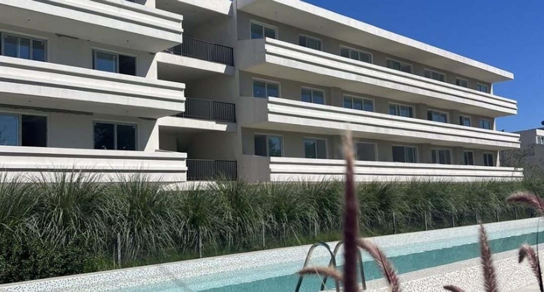 Dpto 2 amb en venta en Pilar c/balcón terraza