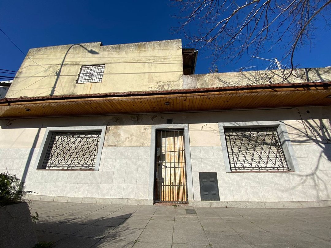 CASA 3 AMBIENTES EN VENTA EN LANUS