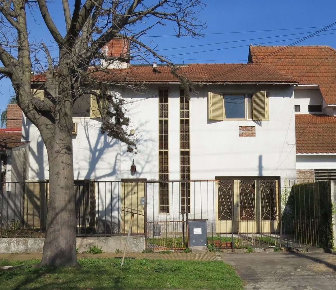 VENTA DE CASA + DEPARTAMENTO EN HURLINGHAM