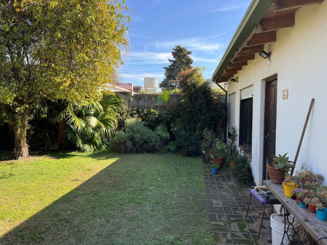 CASA EN VENTA 2 DORMITORIOS Y PARQUE CITY BELL