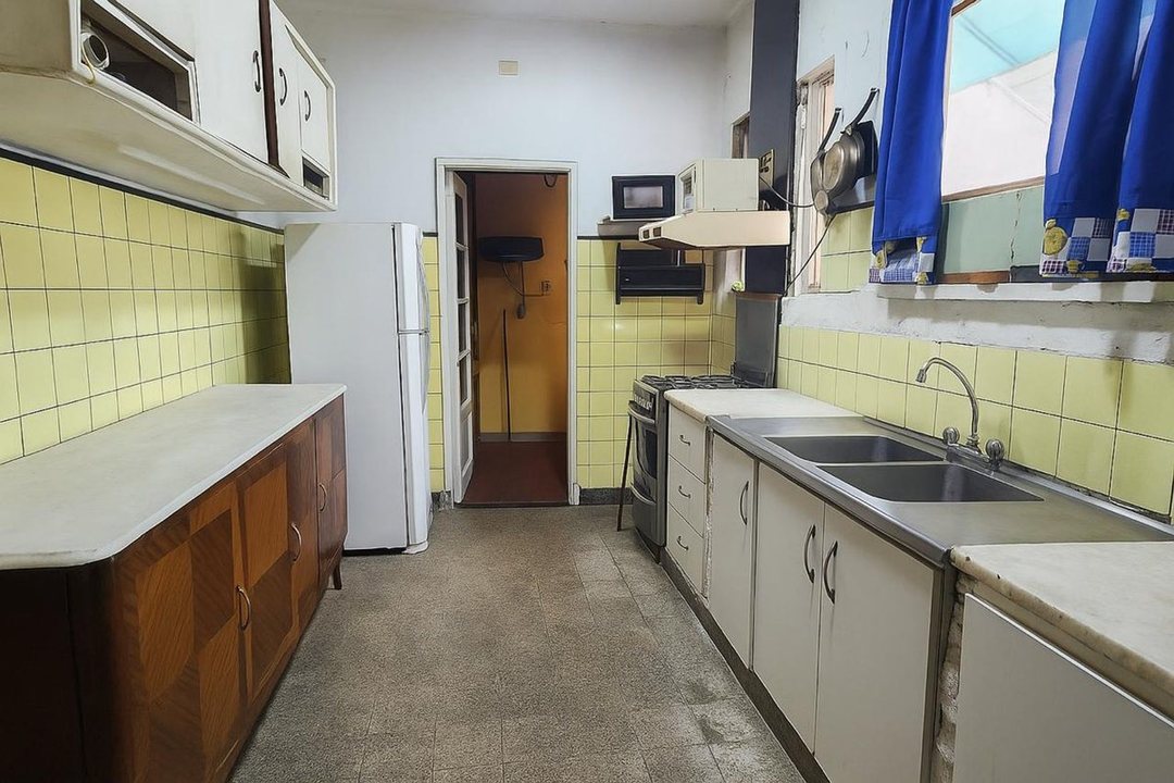 VENTA CASA CIUDADELA EN ESQUINA 4 AMB+DEPTO 3 AMB
