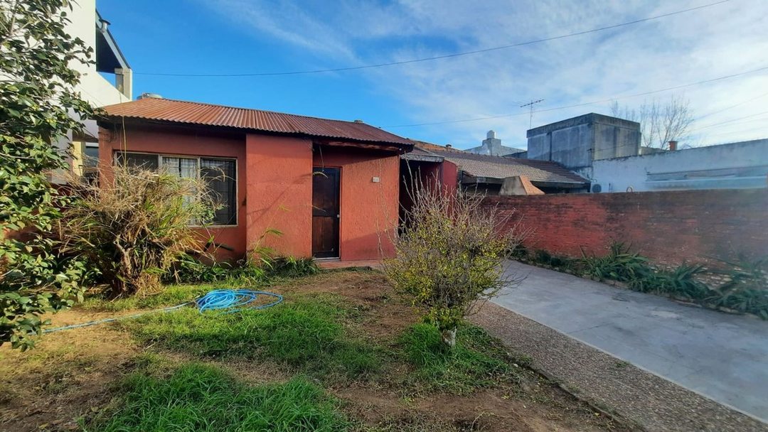 VENTA CASA 3 AMBIENTES VILLA BALLESTER A RECICLAR