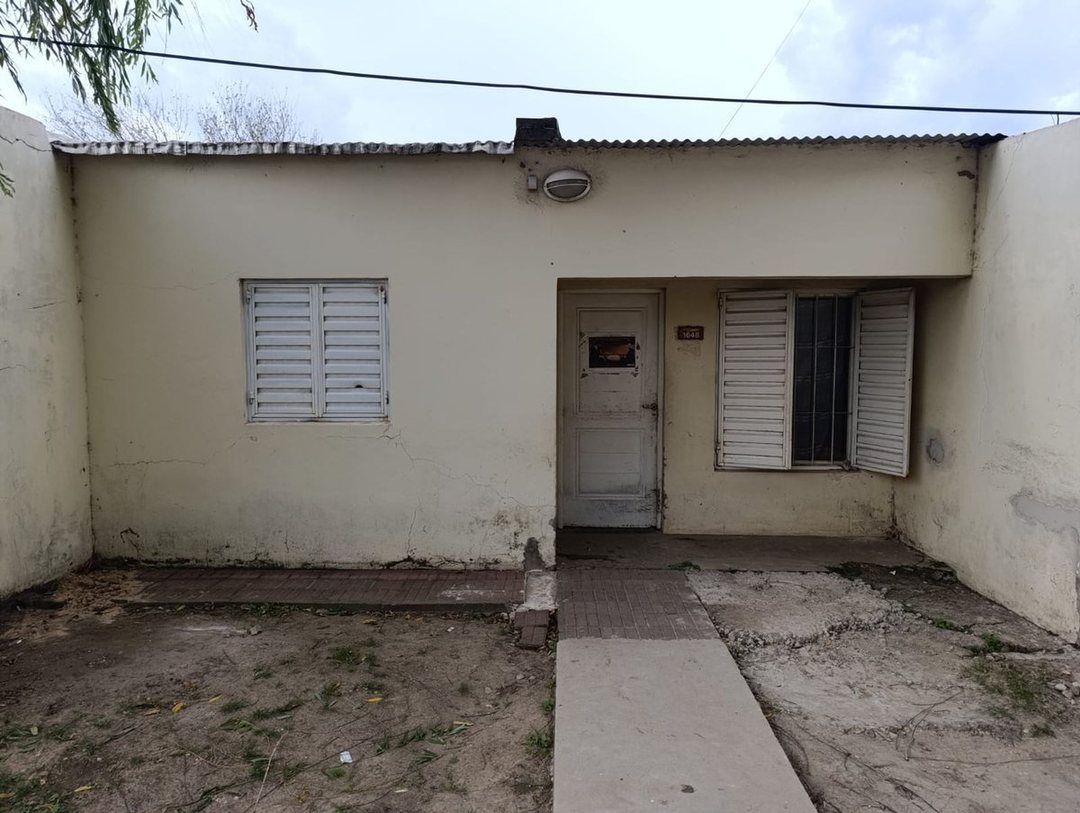 VENTA/ CASA/ AMPLIO LOTE/ PRECIO OPORTUNIDAD.