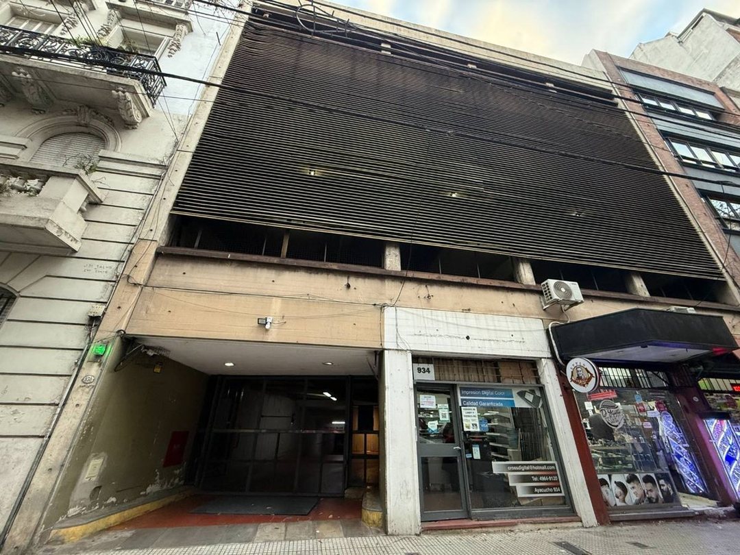 VENTA COCHERA AYACUCHO 930 RECOLETA