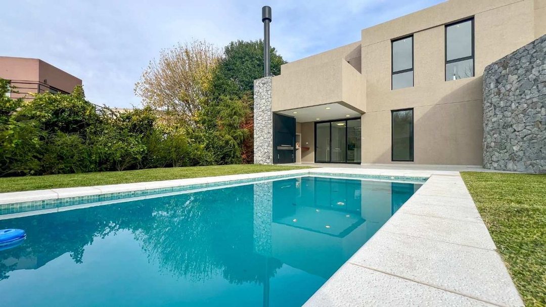 VENTA CASA 4 AMBIENTES FINCAS DE HUDSON