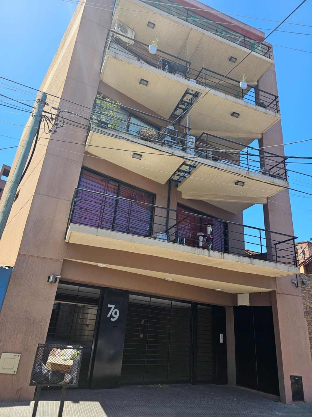 Venta departamento dos amb en Bernal con cochera