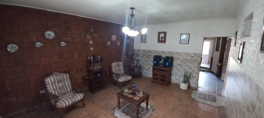 Casa 2 Dormitorios, Local y Patio,Zona E.Encendida