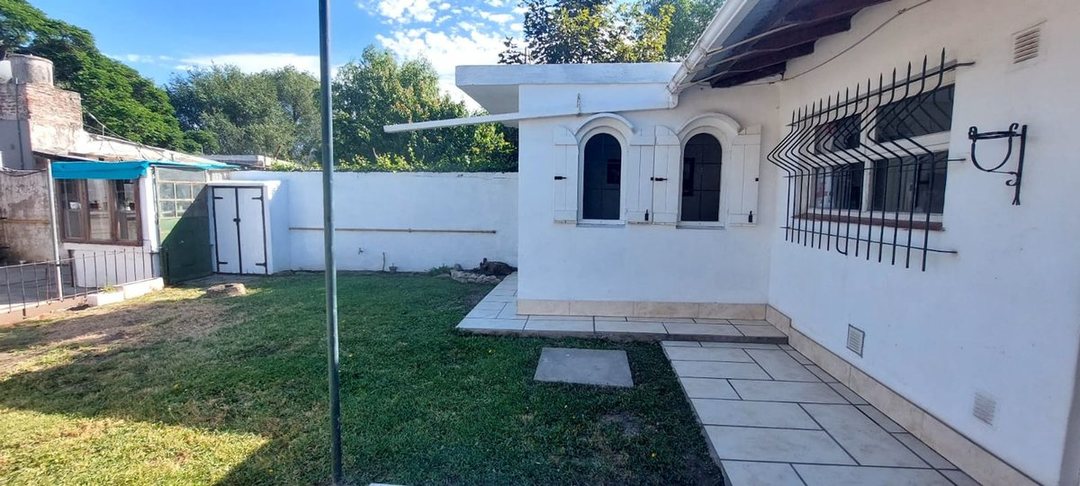 VENTA CASA 3 AMB CON PARQUE,GALPÓN Y LOSA