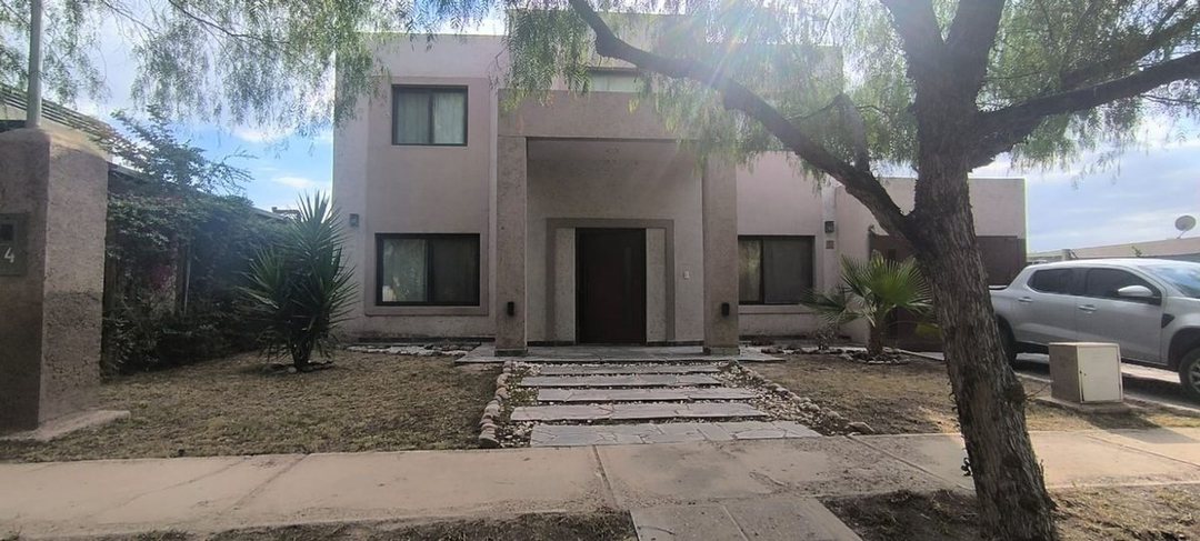 CASA EN VENTA EN TERRUÑOS DE ARAOZ III MENDOZA