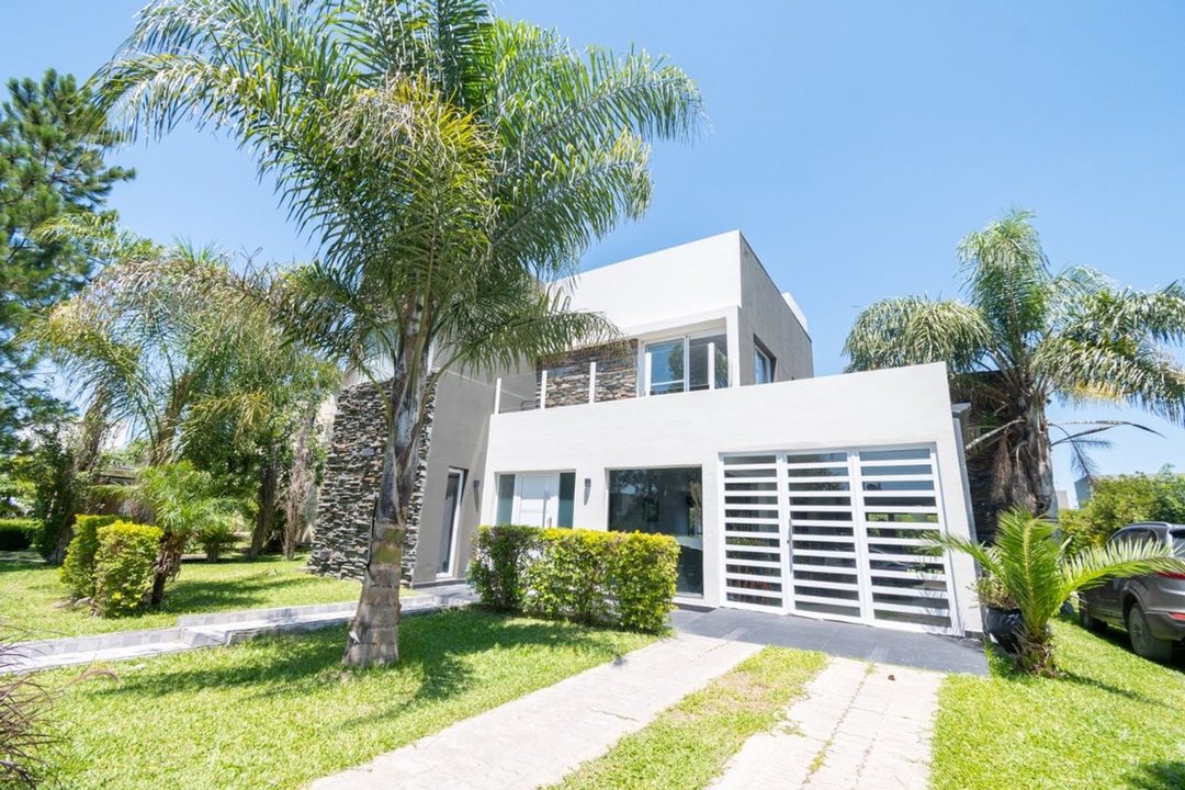 Venta casa en Aires del Llano