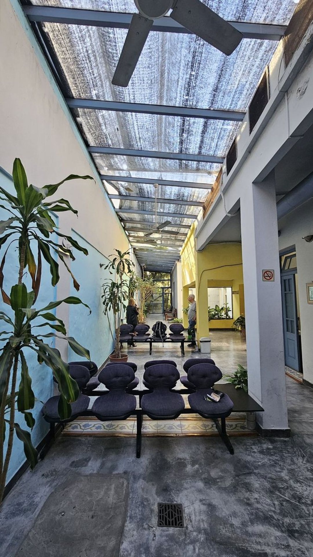 VENTA CENTRO DE SALUD VILLA LUGANO BAJO PRECIO