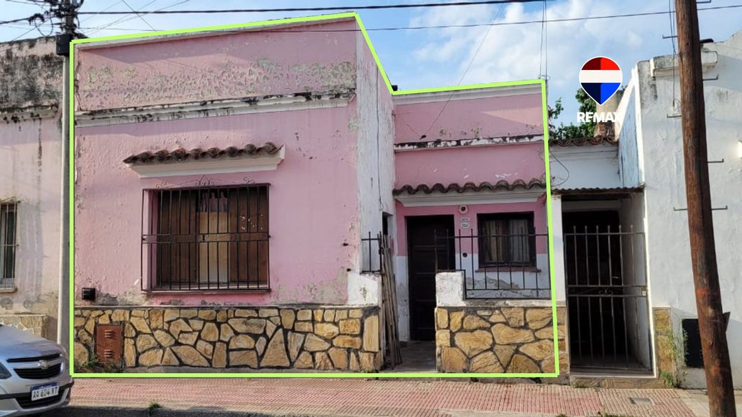 CASA A REFACCIONAR 4 DORMITORIOS VENTA MACROCENTRO