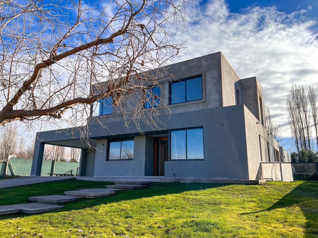 CASA EN VENTA BARRIO PRIVADO LA VACHERIE MAIPU