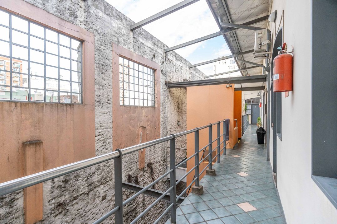 VENTA EDIFICIO  EN BLOQUE AMPLIOS USOS BAJO VALOR