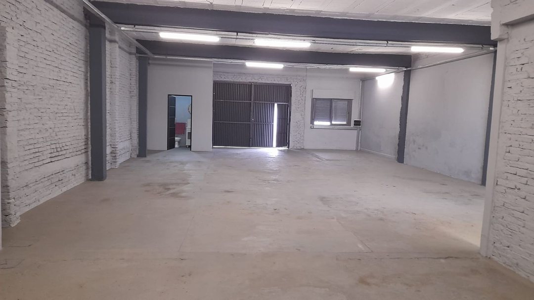 VENTA GALPÓN 219 M2 - BARRIO TRIANGULO