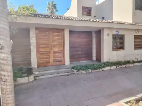 Casa en Alquiler en Mendoza, Capital