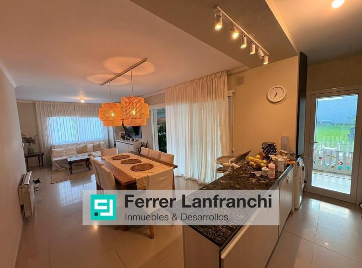 Casa · 163m² · 13 Ambientes · 2 Cocheras