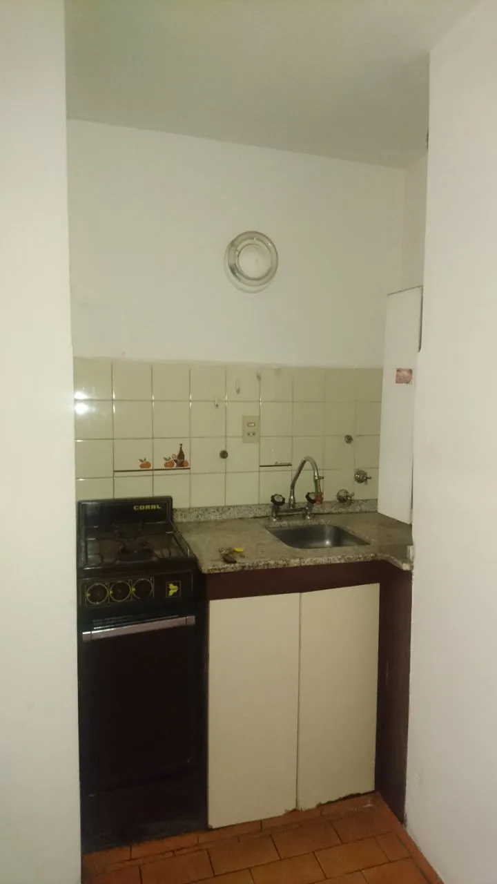 Departamento 1 dormitorio - Alberdi centro.-
