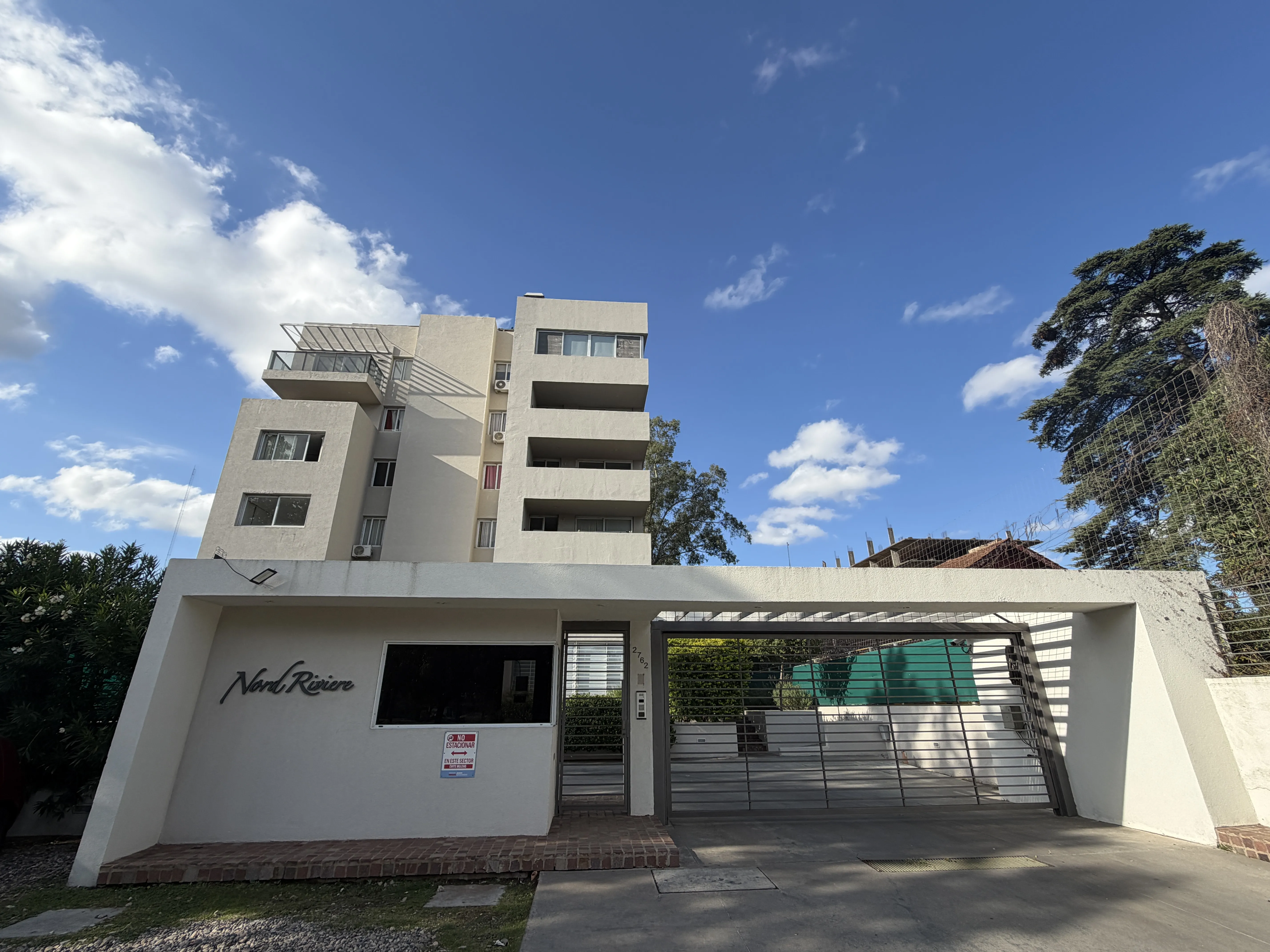 Venta, Depto 2 Dormitorios, 2 Baños, Pileta, Cochera, Las Rosas