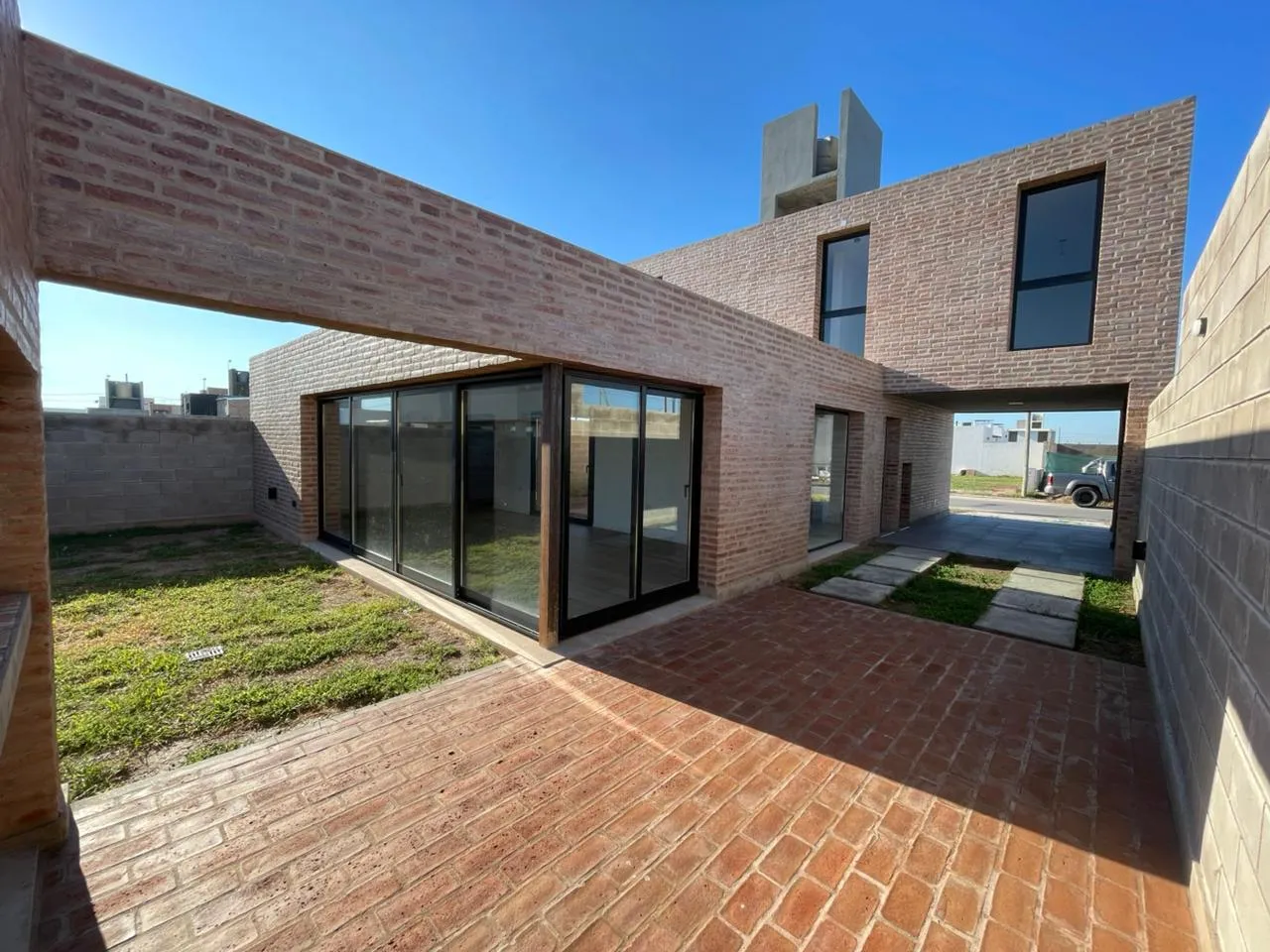 QUEBRADAS DE MANANTIALES CASA EN VENTA A ESTRENAR