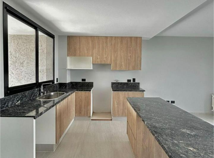 Casa · 145m² · 4 Ambientes · 1 Cochera