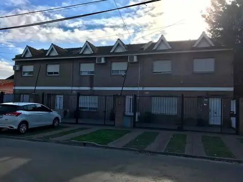 PH en Venta en Ingeniero Adolfo Sourdeaux, Partido de Malvinas Argentinas