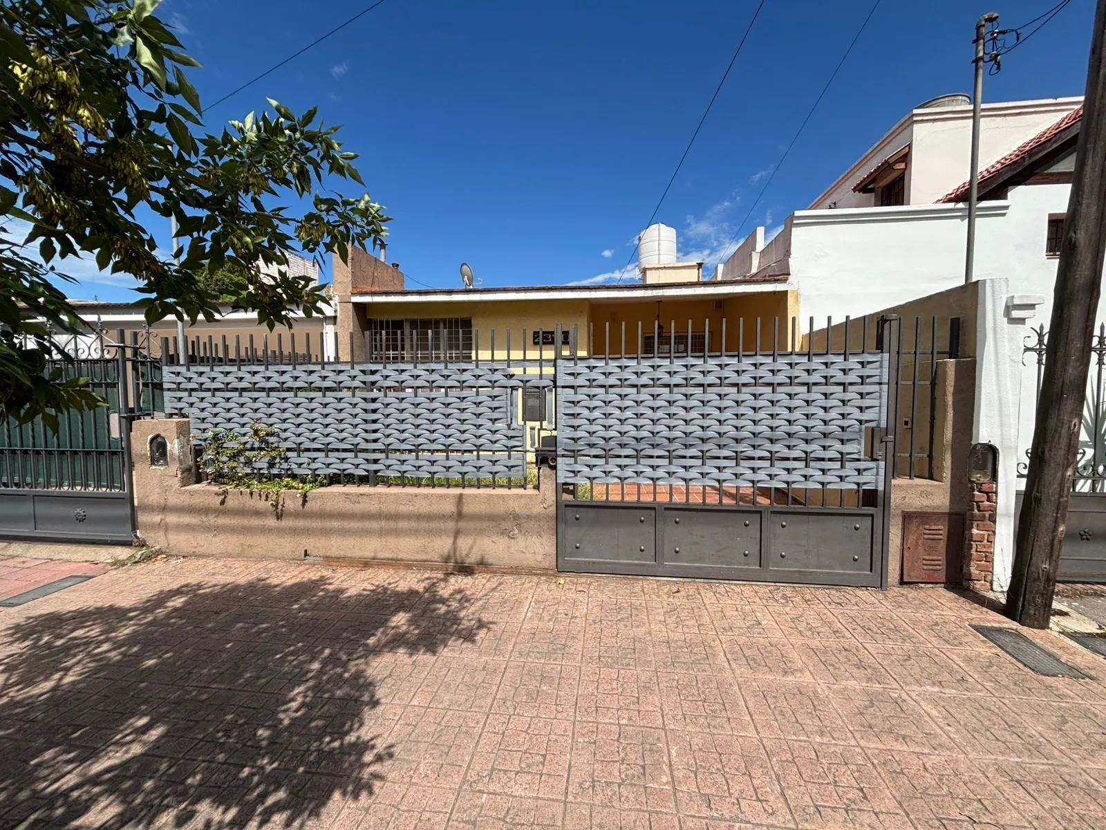 🏡 EXPECTACULAR CASA EN VENTA CON PATIO Y ASADOR 🥩 – B° Maipú 📍 Barcelona 2370