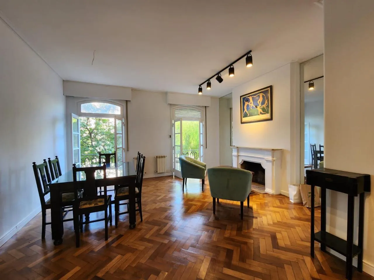 DEPARTAMENTO EN VENTA SOBRE AV POETA LUGONES, DE CATEGORIA, UNICO, CON PILETA