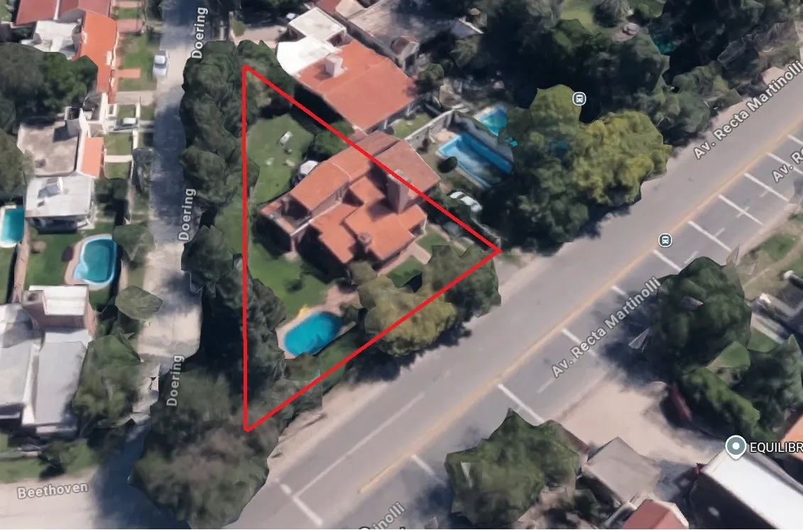 RECTA MARTINOLI PROPIEDAD DE 400M2 CON SALIDA A DOS CALLES. ZONA COMERCIAL