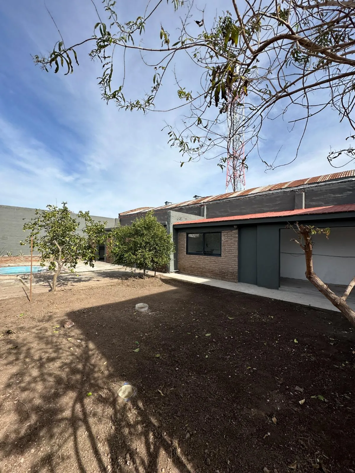 VENTA AMPLIA CASA 5 DORM PILETA ZONA SUR- BARRIO LAS FLORES