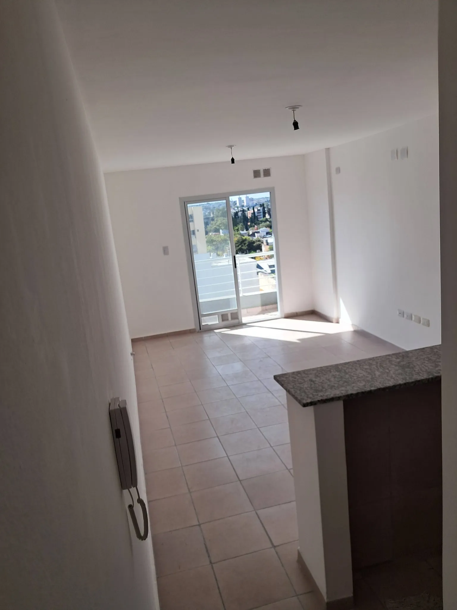 DUEÑO VENDE DEPARTAMENTO A ESTRENAR. SIN COSTOS DE INTERMEDIACION.
